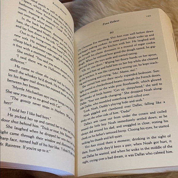 True Colors Book by Kristin Hannah Soft-back EUC - Picture 6 of 6